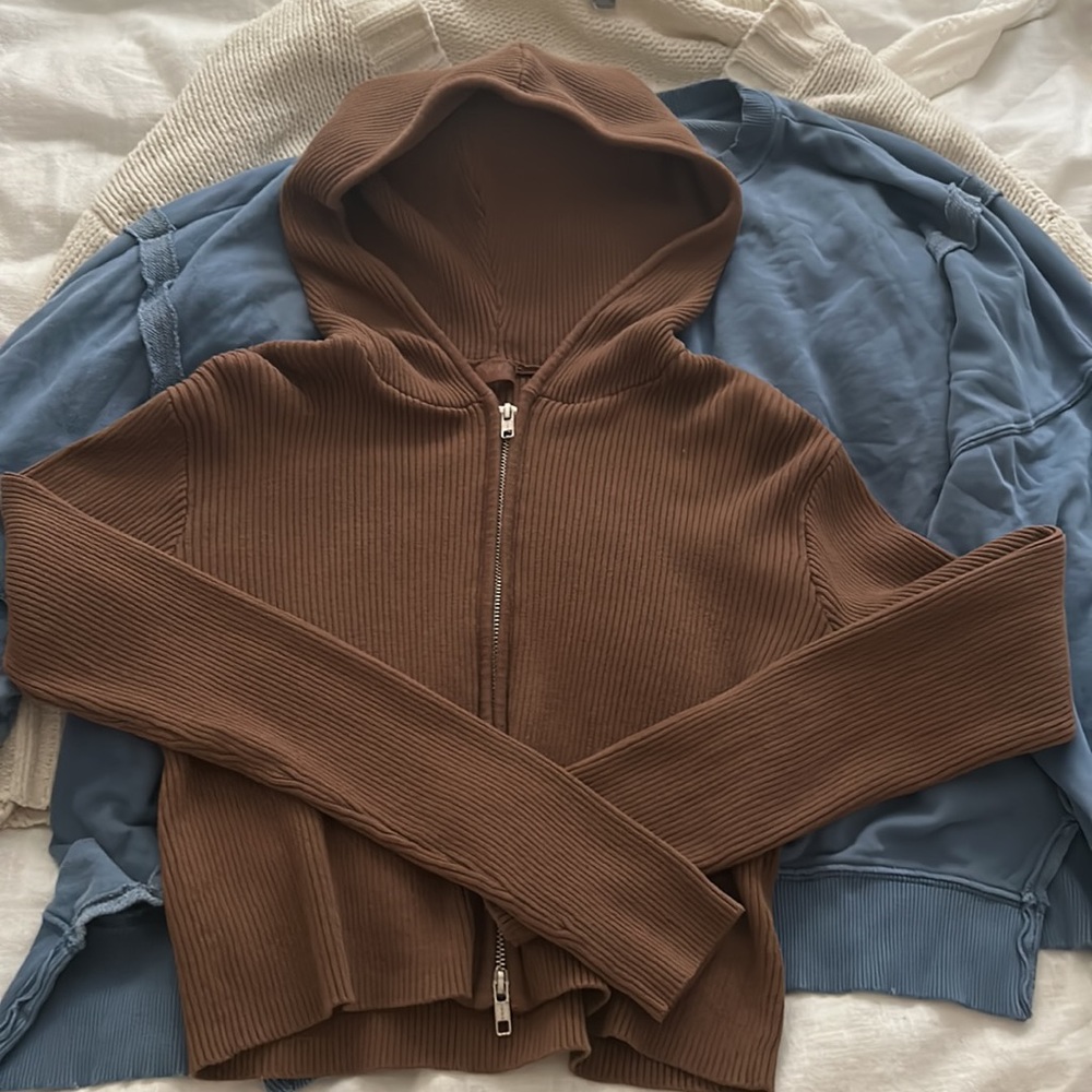 Brandy Melville crop jacket